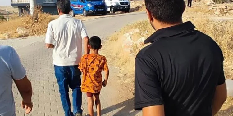 Kayıp ihbarı verilen çocuk uyurken bulundu