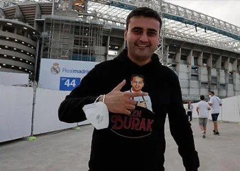 CZN Burak ile babasına hapis talebi