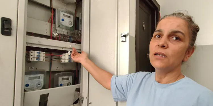 Kiracı kadına elektirik saati zulmü