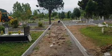 Mezarlıkta temizlik ve bakım
