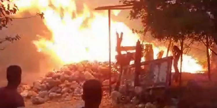 Çıkan yangın maddi hasara neden oldu