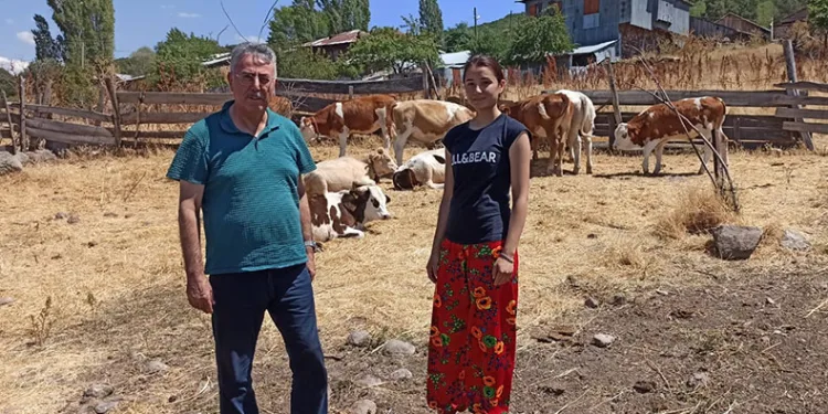 Mezun olan genç kıza 5 düve hibe