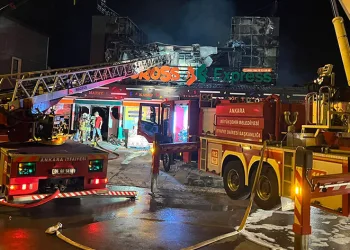 Ankara’da market yangını