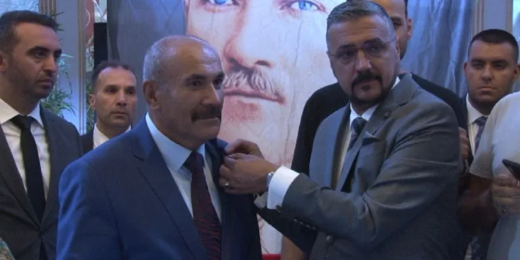 İstifa eden 62 üye MHP’ye katıldı