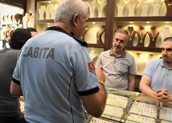 Osmangazi’de denetimler arttı yabancı tabelalar kalktı