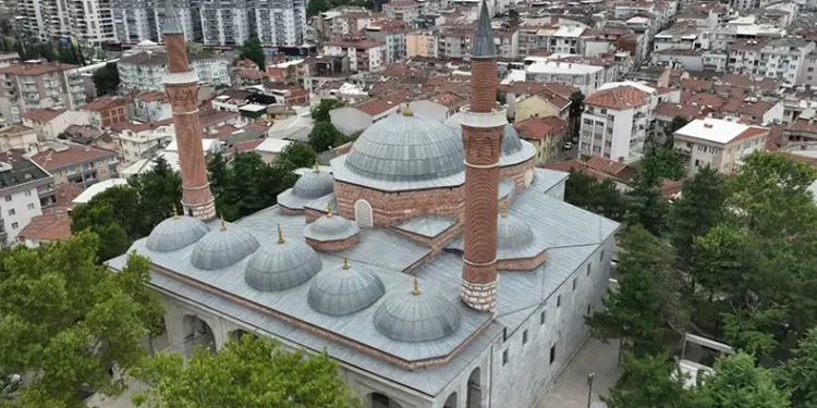 Depremlerden etkilenmeyen 630 yıllık camii