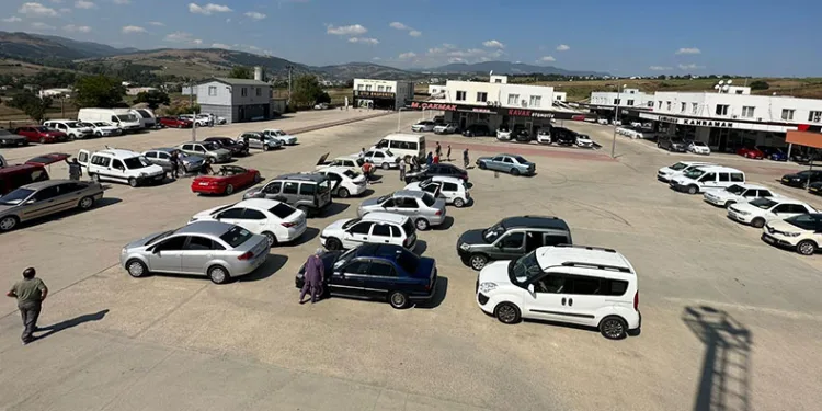 Oto pazarı eski günlerini arıyor