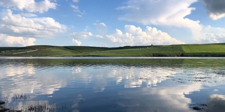 Kars Baraj Gölü’nde kartpostallık görüntüler
