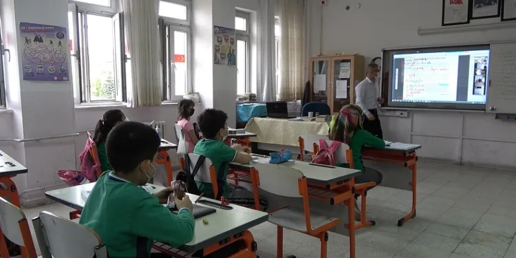 “Ekonomik krizin faturasını öğrenciler ödememelidir”