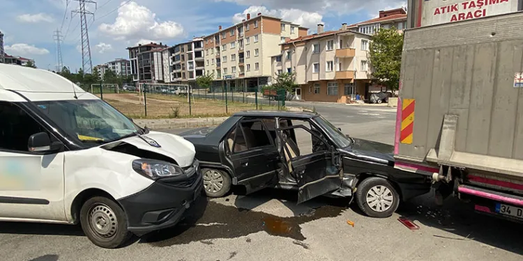 Habersiz aldığı otomobille kaza yaptı