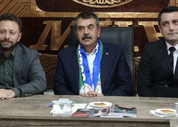 Bakan Tekin Rize’de