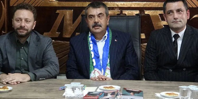 Bakan Tekin Rize’de