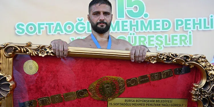 Başpehlivan Serhat Gökmen oldu