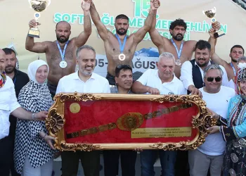 Güreşçiler 12 madalya kazandı