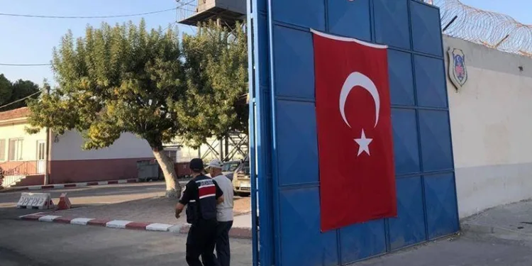 16 yıl sonra sahte kimlikle yakalandı