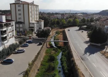 Lağım kokusu mahalleyi sardı