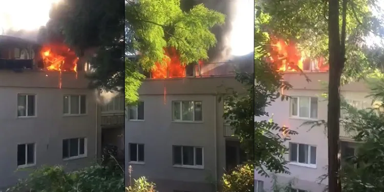 Bursa’da 4 katlı apartmanın çatısı alev alev yandı