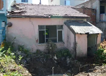 Metruklar yıkılıyor vatandaşın yüzü gülüyor
