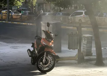 Sıcaktan elektrik panosu yandı