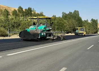 Türkiye-İran arasındaki yol çalışması devam ediyor