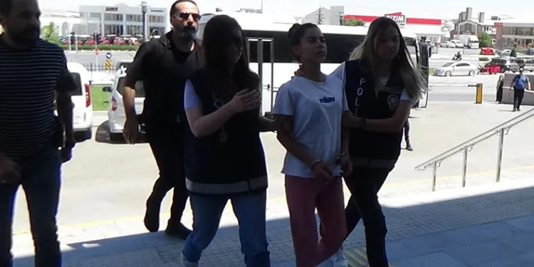 Kurtulmak istediği kocasını sevgilisine öldürttü