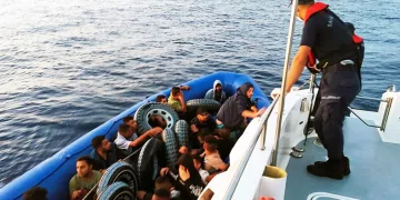Datça’da 37 göçmen yakalandı