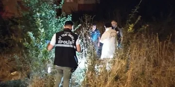 Husumetlisini çağırıp çatıdan ateş açtı