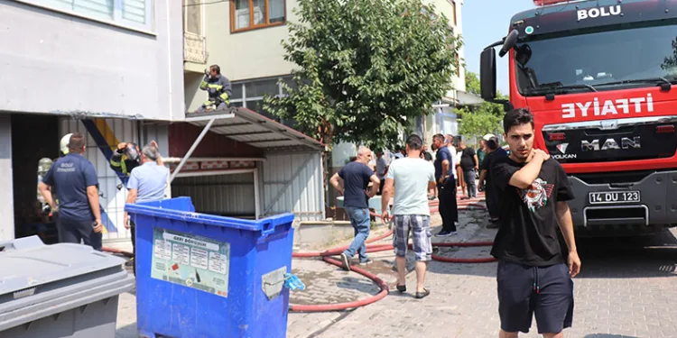 Temizlik malzemelerinin bulunduğu depo küle döndü