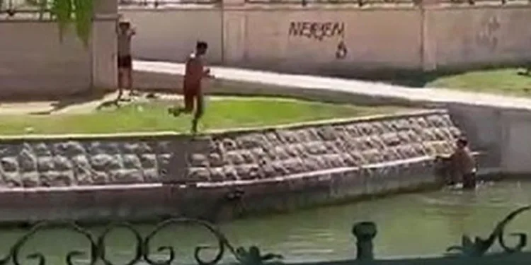 Porsuk Çayı’nda tehlikeli serinleme yöntemi
