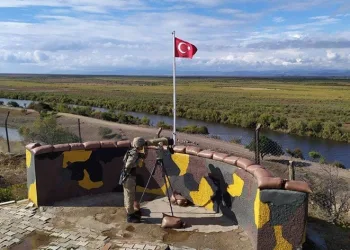 Türkiye’ye girmeye çalışan 2 terörist yakalandı