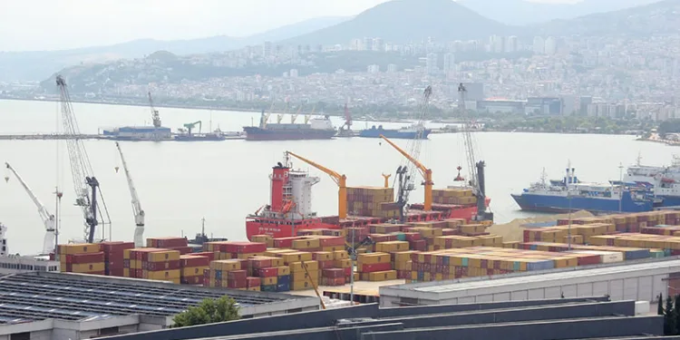 İhracat, ithalata fark attı