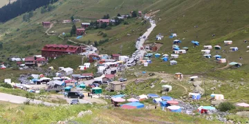 Demirkapı Yaylası’nda çadır kirliliği