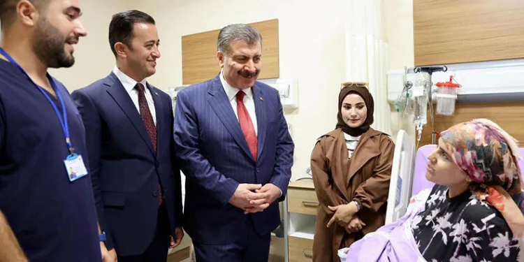 Bakan Koca Ahlat Devlet Hastanesi’nde