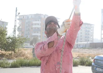 Enkaz kentte usta bulunamıyor
