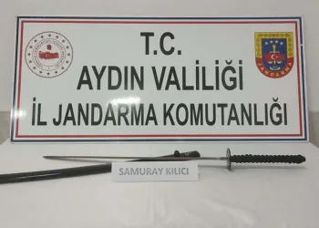 Üzerinde samuray kılıcı ele geçirildi