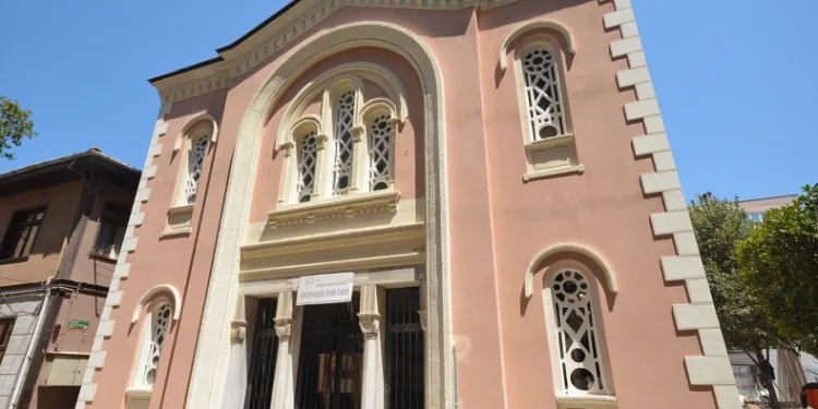 Gemlik’te Balıkpazarı Camii yeniden ibadete açılıyor