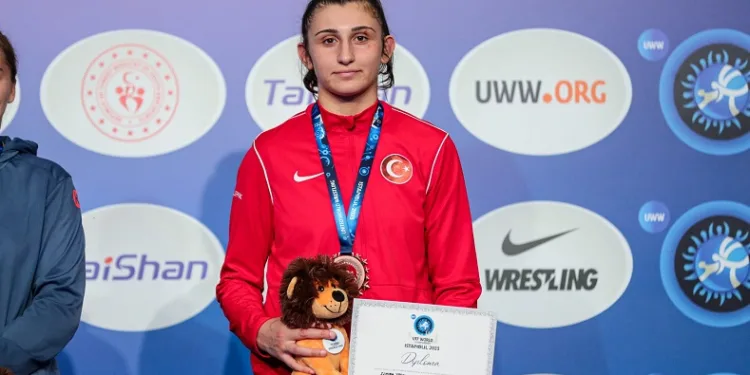Elmira Yasin, bronz madalyanın sahibi oldu