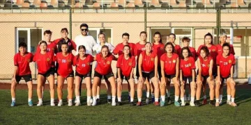 Eskişehirspor Kadın Futbol Takımı topbaşı yaptı
