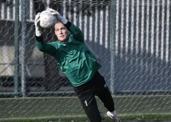 Bursaspor, Talha Yakın’la sözleşme imzaladı