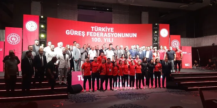 Türk güreş camiası gala gecesinde buluştu