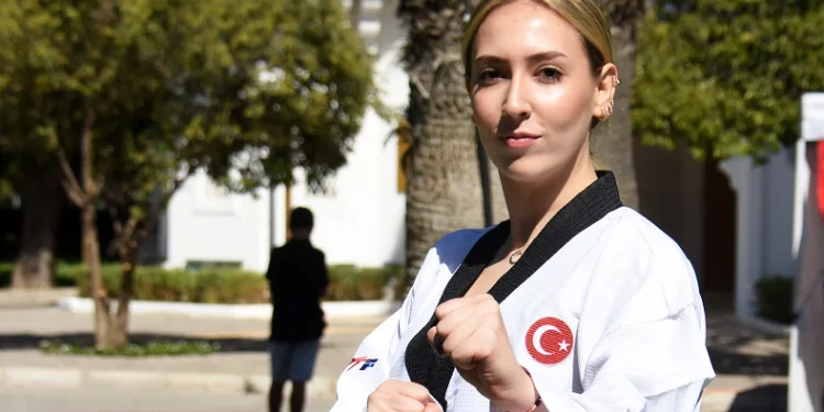 Çin’de kırık elle bronz madalya aldı