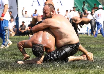 Bursa’da pehlivanlar er meydanına çıktı