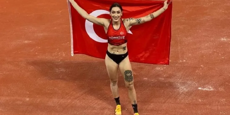 Dünya Üniversite Yaz Oyunları’nda millilerden 3 altın, 1 bronz madalya