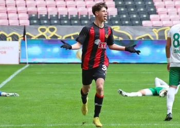 Eskişehirsporlu Eren Altıntaş, Alanyaspor’a transfer oldu
