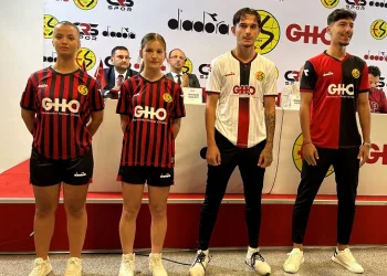 Eskişehirspor’un yeni sezon formaları tanıtıldı