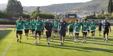 Muğlaspor sezonun ilk antrenmanı için sahaya indi