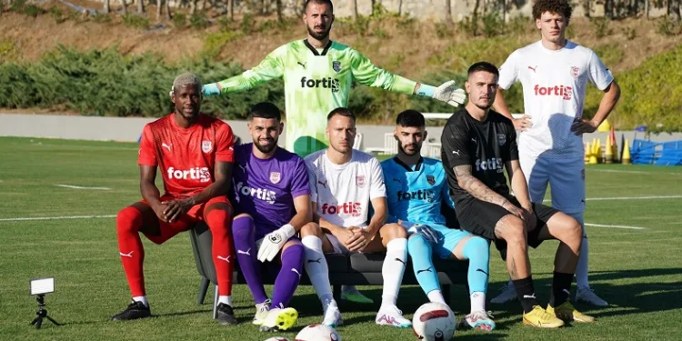 Pendikspor yeni sezon formalarını tanıttı