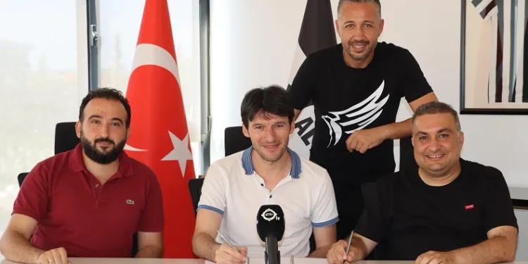 Altay, İbrahim Akın’la yollarını ayırdı