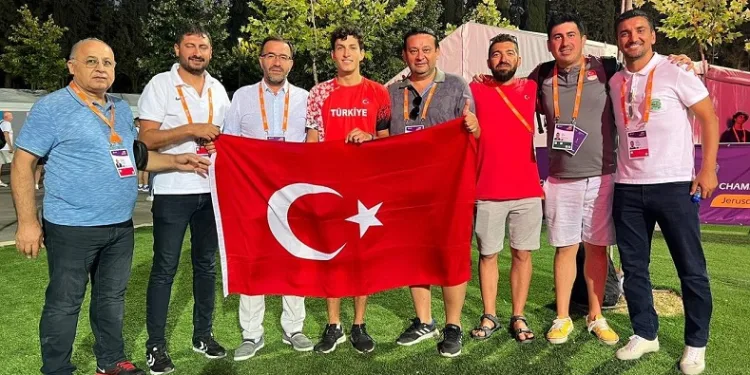 Erdem Tilki, 20 Yaş Altı Avrupa Atletizm Şampiyonası’nda üçüncü oldu