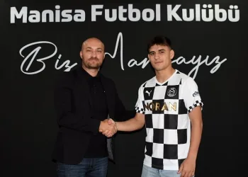 Manisa FK Akademisi’nden yetişen Yunus Emre Dursun profesyonel oldu